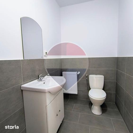 Spațiu comercial, de 432 mp, în Domnești
