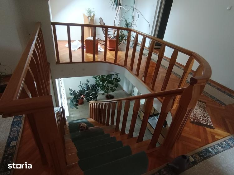Casă cu 6 camere cu Teren 1014 Mp în Spitalul Județean