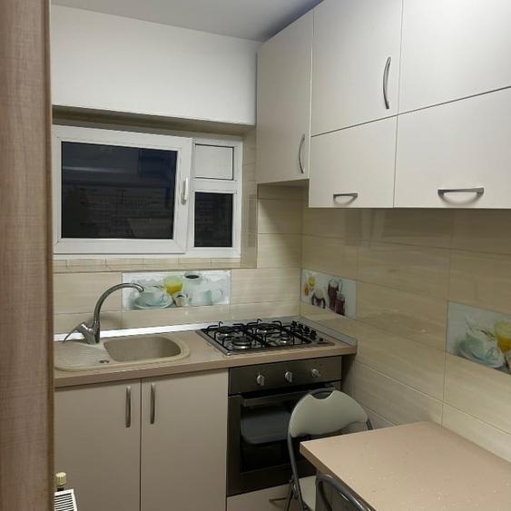 Apartament cu 3 camere decomandat, mobilat în Giurgiului