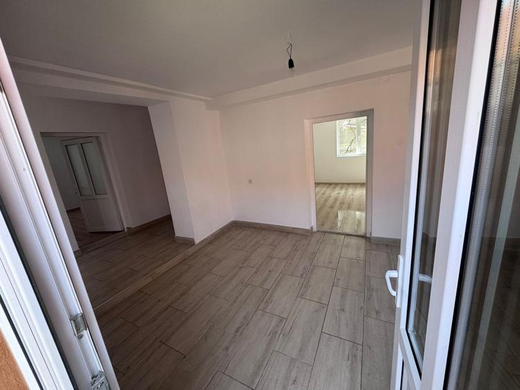 Casă individuală cu 5 camere cu Teren 3223 Mp în Josani (Măgești)