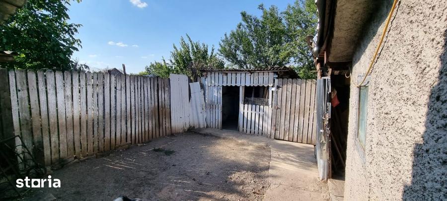 Casă cu 5 camere cu Teren 458 Mp în Caracal