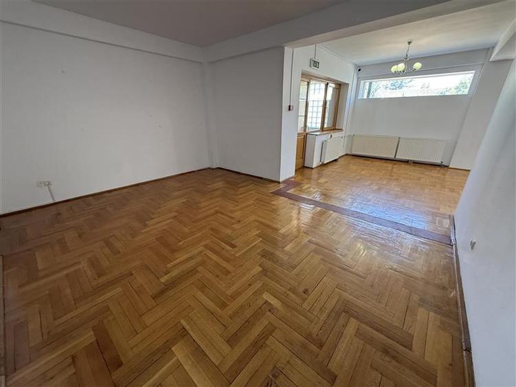 Spațiu comercial, de 600 mp, în Gherăiești