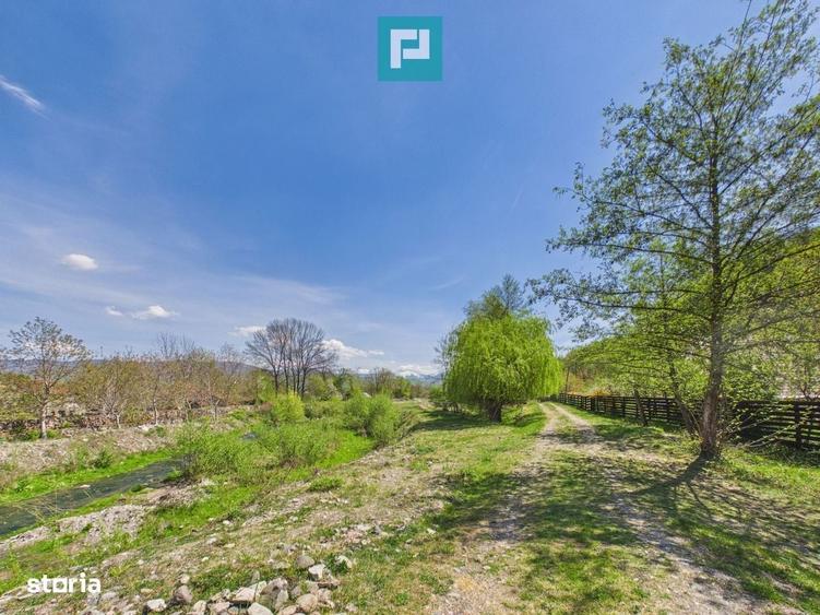 Casă cu 4 camere în Rontău