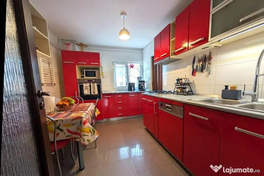 Apartament cu 4 camere decomandat în Steaua
