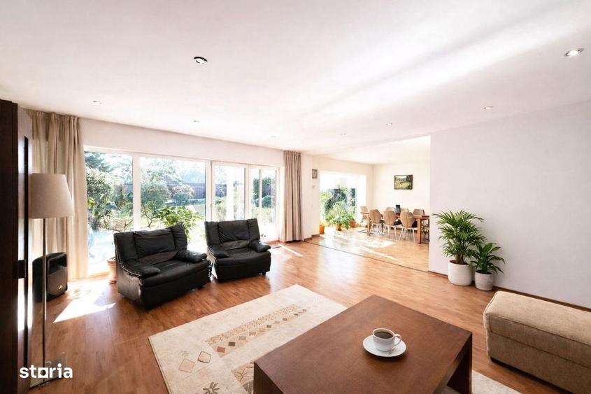 Casă cu 5 camere cu Teren 800 Mp în Ferme