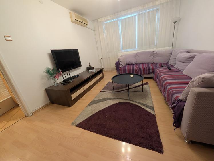 Apartament cu 3 camere decomandat în Drumul Taberei