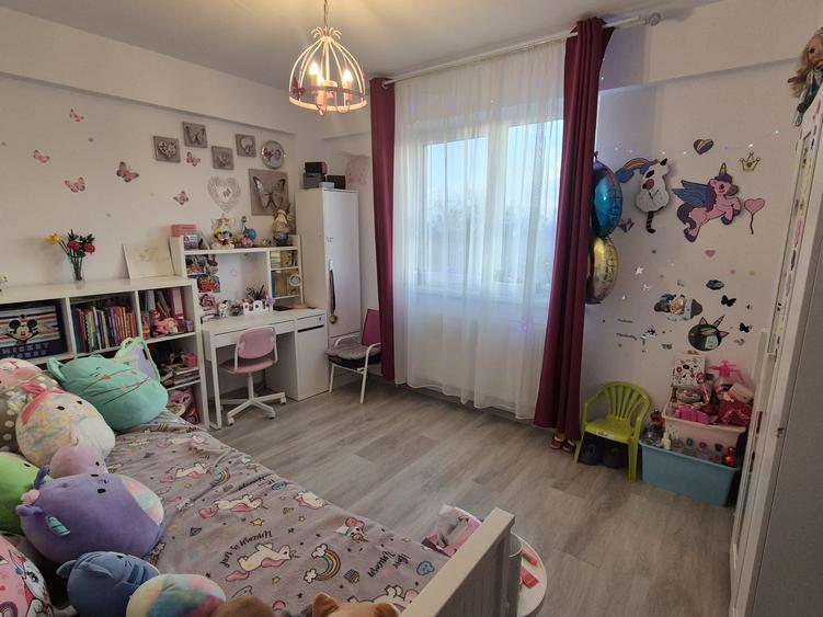 Apartament cu 3 camere decomandat în Moara de Vânt