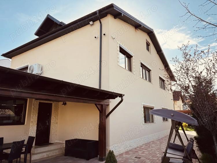Casă cu 6 camere cu Teren 650 Mp în Central