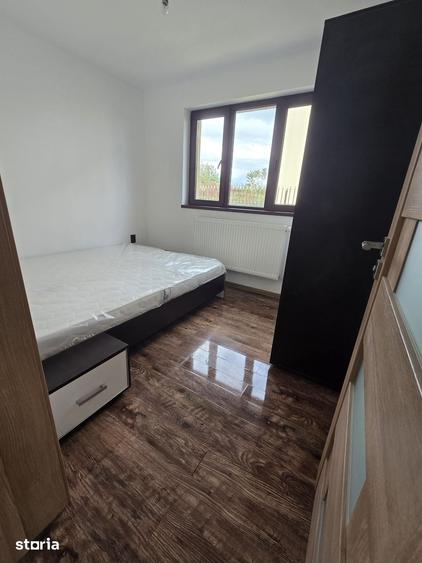 Casă cu 5 camere cu Teren 658 Mp în Central
