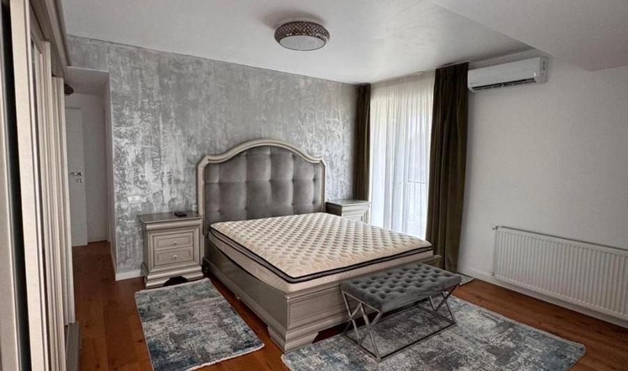 Apartament cu 4 camere decomandat, mobilat în Băneasa