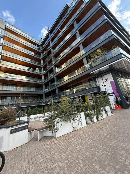 Apartament cu 3 camere decomandat în P-ța Victoriei