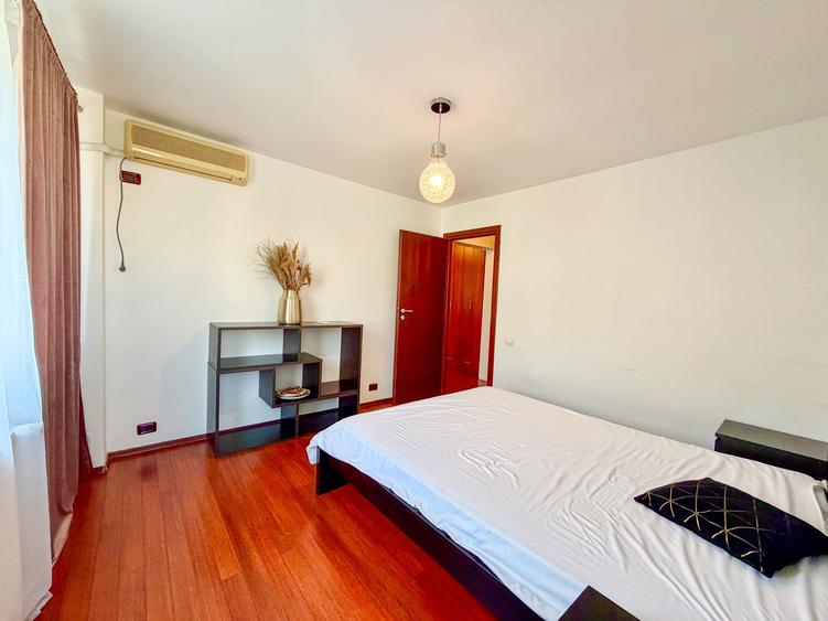 Apartament cu 3 camere semidecomandat, mobilat în Dristor