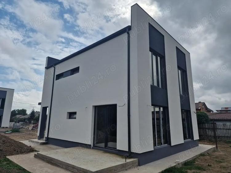 Casă cu 5 camere în Cumpăna