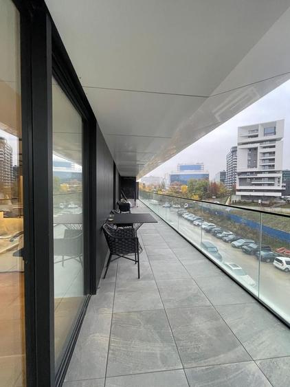 Apartament cu 3 camere semidecomandat, mobilat în Floreasca