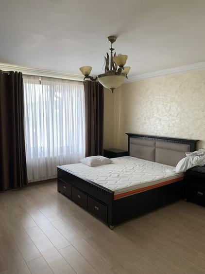 Casă cu 4 camere în Livezeni