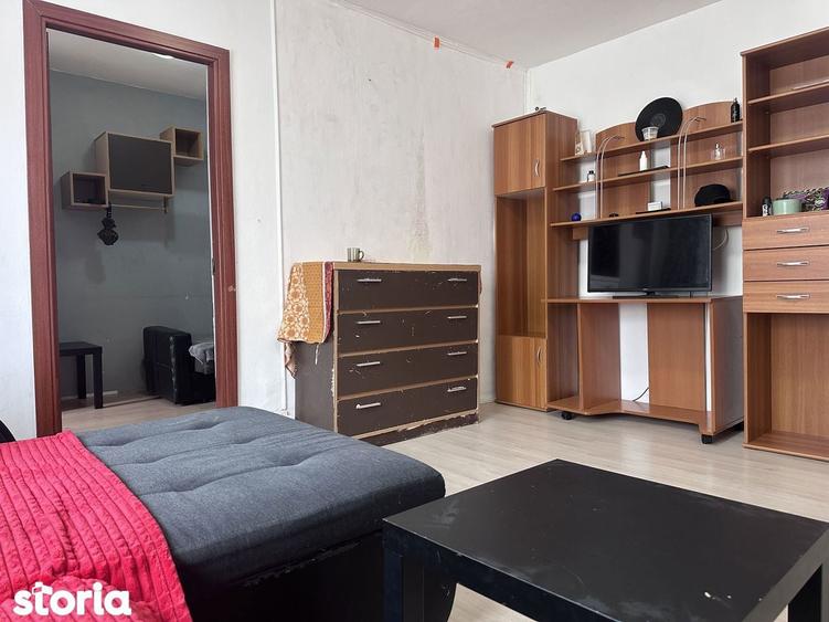Apartament cu 3 camere în Micro 4