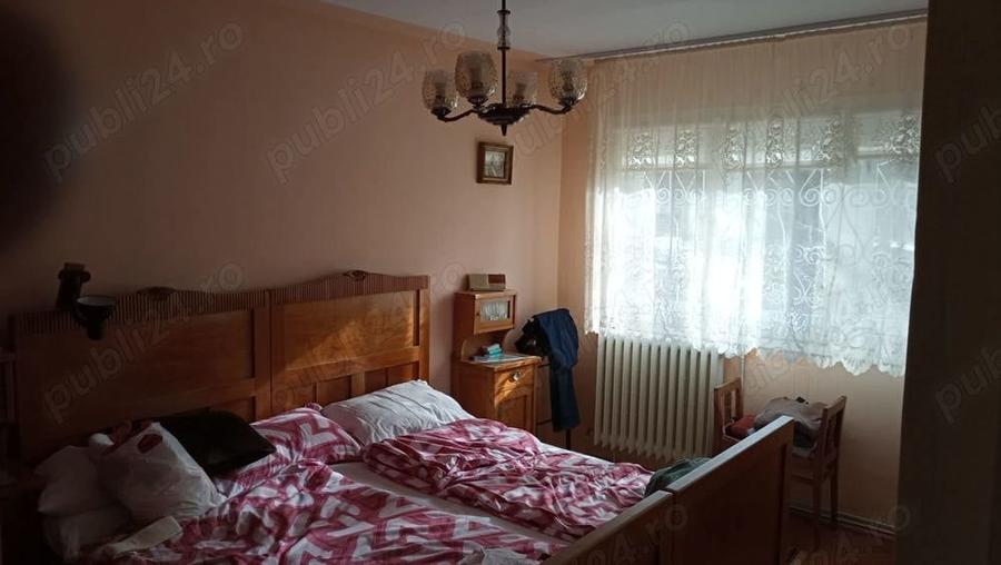 Apartament cu 3 camere decomandat în Girocului
