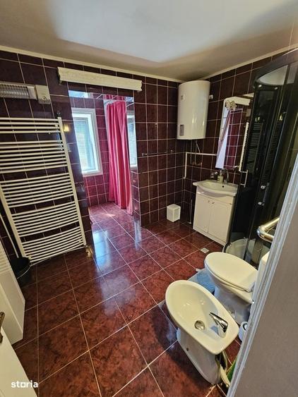 Casă cu 4 camere în Ciolpani
