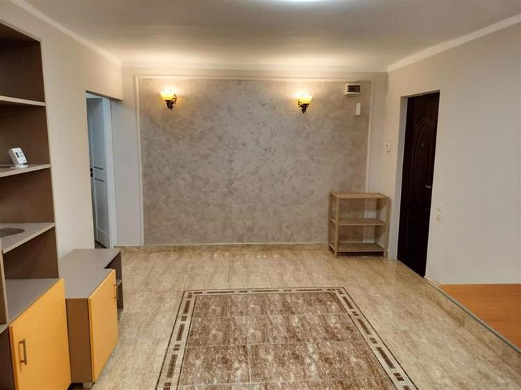 Apartament cu 2 camere semidecomandat, mobilat în Zorilor