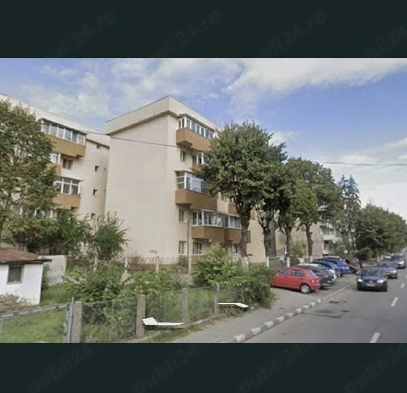 Apartament cu 4 camere semidecomandat în Central