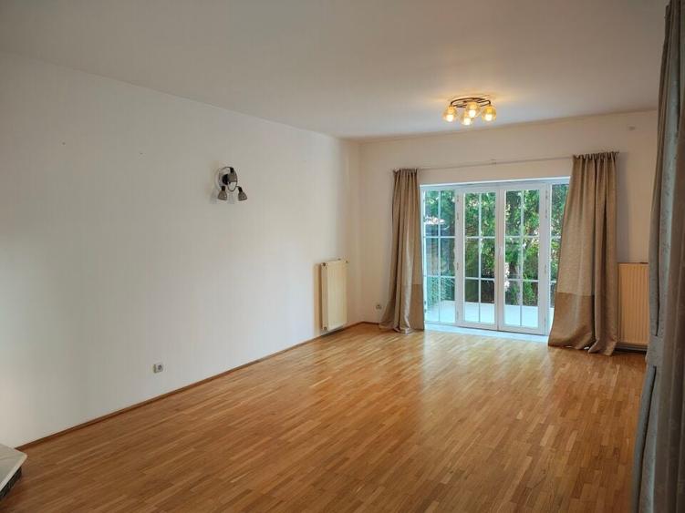Casă cu 5 camere cu Teren 255 Mp în Iancu Nicolae