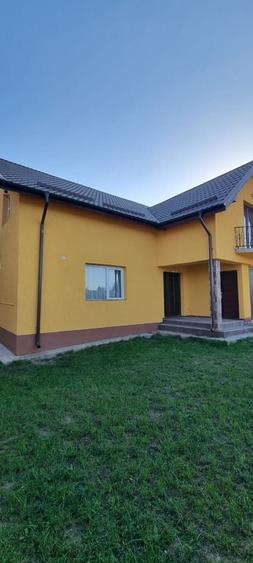Casă cu 4 camere în Târgu Frumos