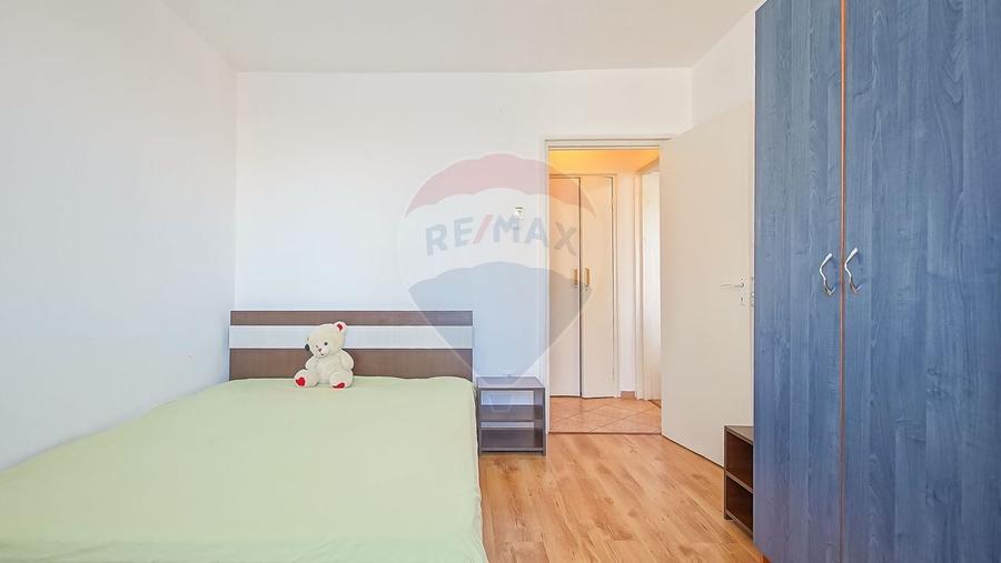 Apartament cu 3 camere semidecomandat, mobilat în Astra
