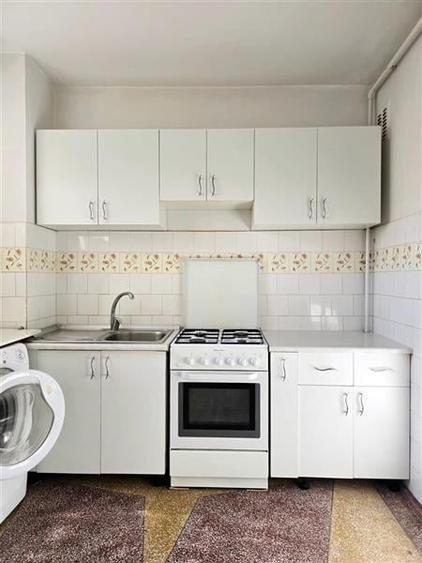 Apartament cu 3 camere circular, mobilat în Astra