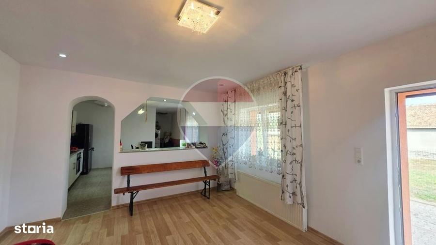 Casă cu 2 camere în Central