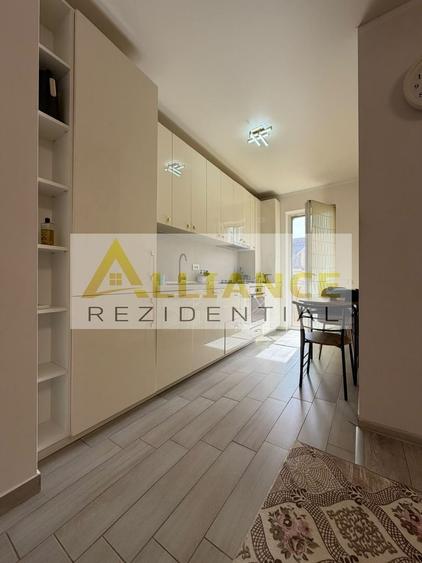Apartament cu 3 camere decomandat, mobilat în Central