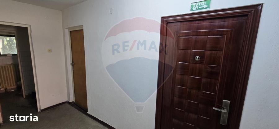 Spațiu comercial, de 250 mp, în Industrială