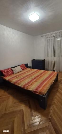Apartament cu 3 camere decomandat în Complex Studențesc
