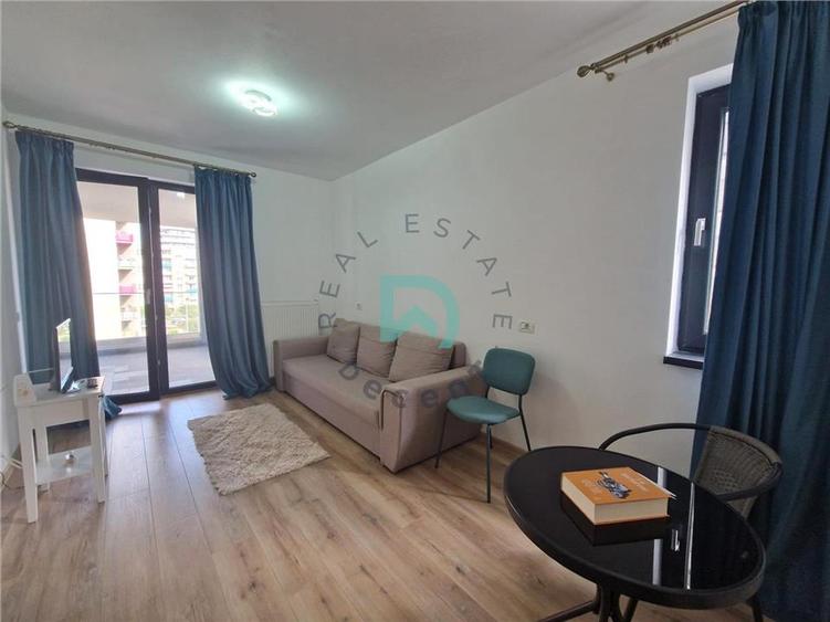 Apartament cu 2 camere decomandat în Tractorul