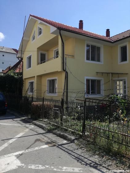 Casă cu 6 camere cu Teren 440 Mp în Ștefan cel Mare