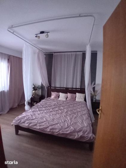 Apartament cu 4 camere decomandat în Baicului