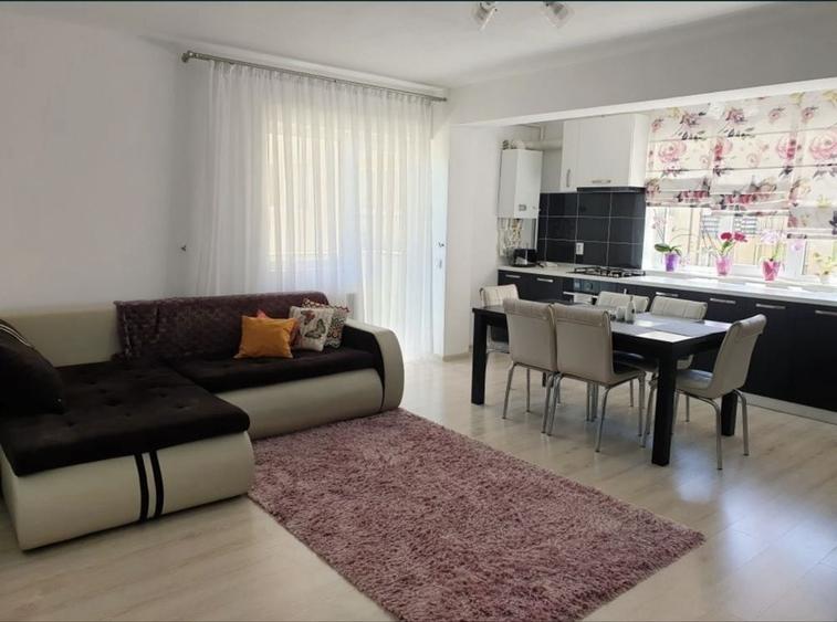 Apartament cu 3 camere semidecomandat în Valea Lupului