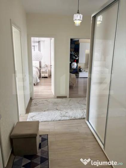 Apartament cu 2 camere decomandat în Tractorul