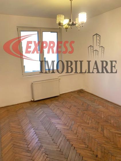 Apartament cu 3 camere decomandat în Dristor
