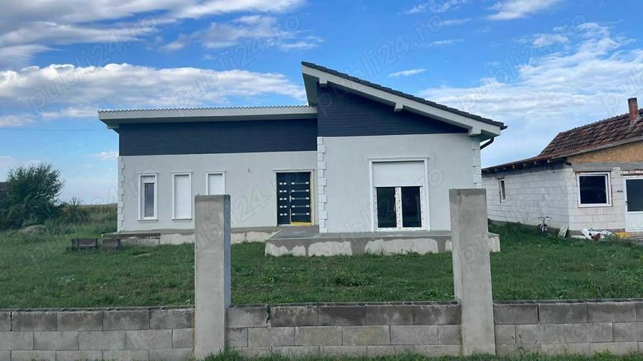 Casă cu 2 camere cu Teren 2900 Mp în Gelu