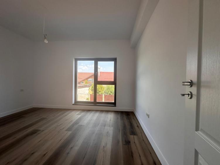 Casă individuală cu 4 camere cu Canalizare în Bragadiru