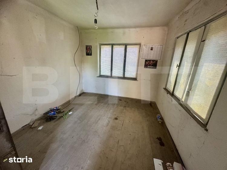 Casă cu 4 camere cu Teren 1200 Mp în Central