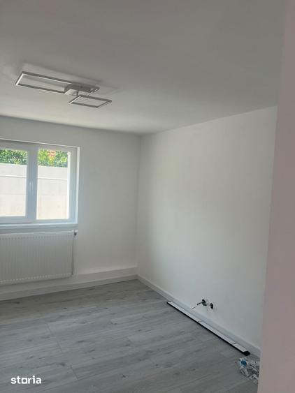 Casă cu 3 camere cu Teren 200 Mp în Calea București