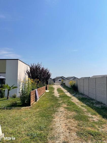 Casă cu 3 camere cu Teren 284 Mp în Berceni