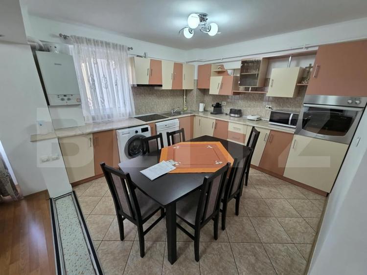 Apartament cu 4 camere decomandat, mobilat în Central