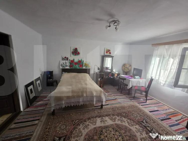 Casă cu 3 camere cu Teren 1957 Mp în Bita
