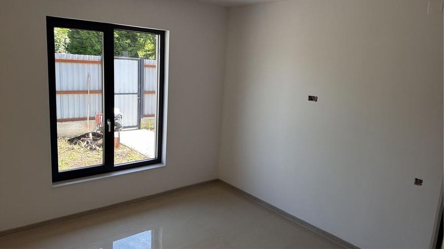 Casă cu 3 camere în Costi