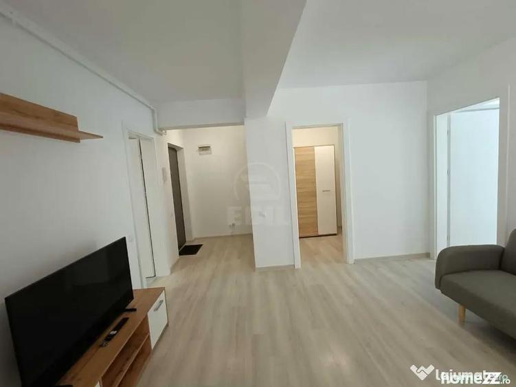 Apartament cu 3 camere semidecomandat, mobilat în Florești
