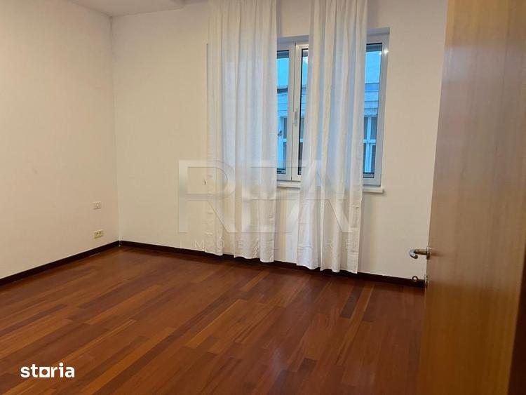 Apartament cu 5 camere decomandat în Primăverii