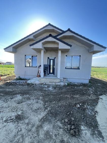 Casă cu 3 camere în Borș