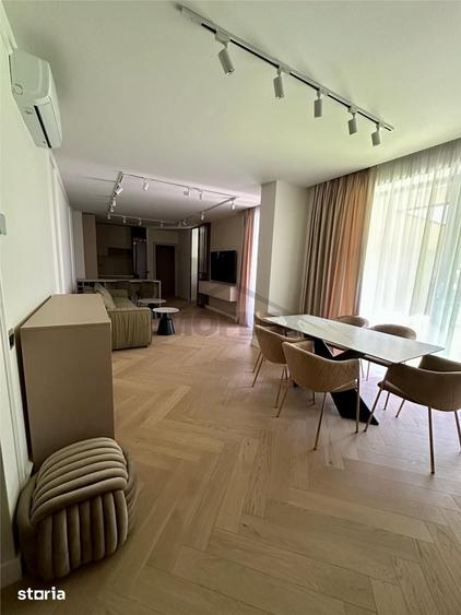 Apartament cu 4 camere în Central